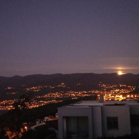 Luna Fiume Esterno foto